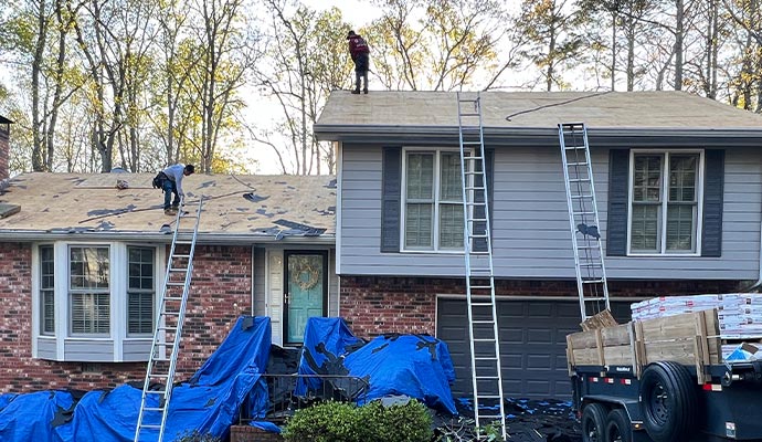 Expert repairing roof.